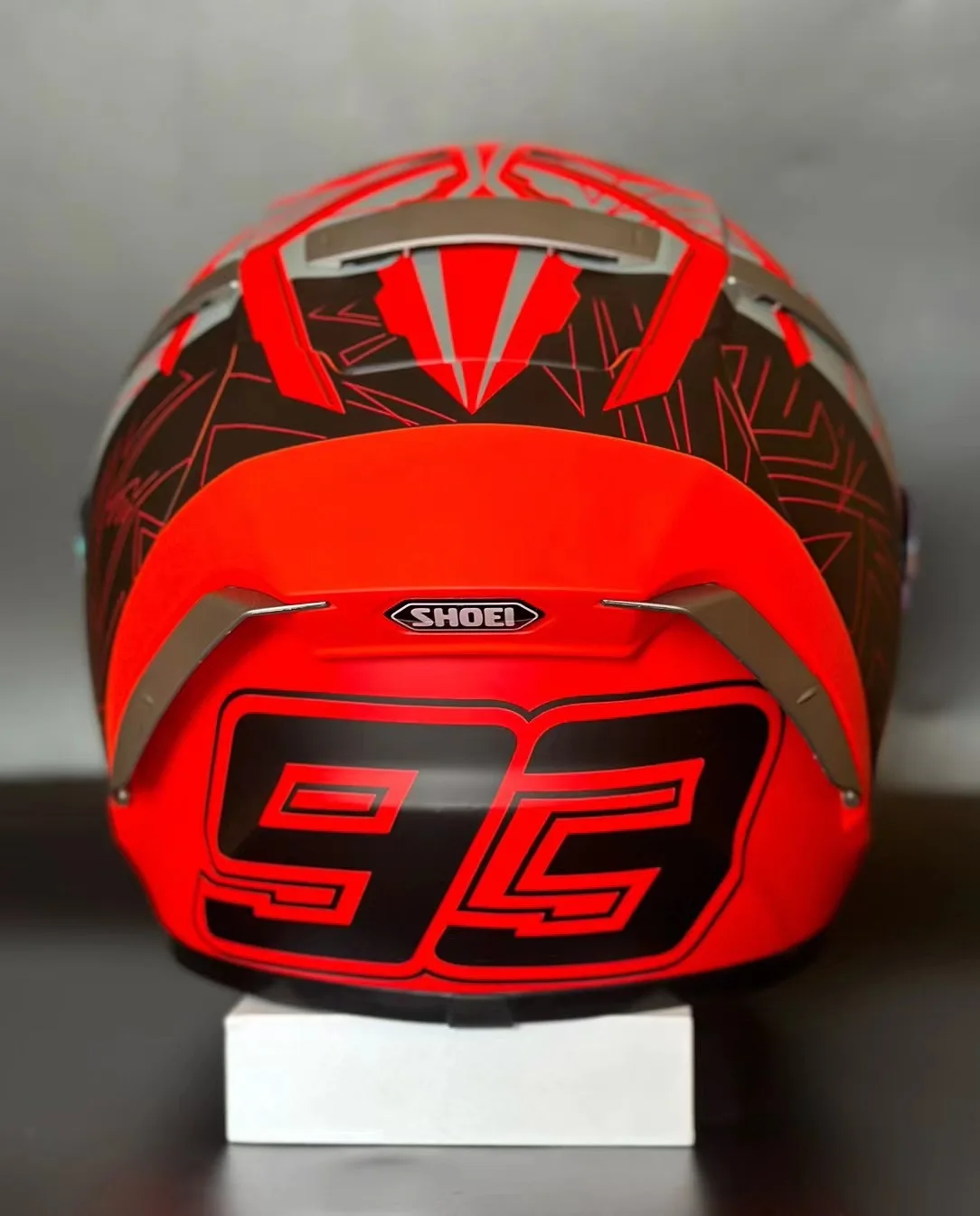 Helm Stil SHOEI Marc Márquez